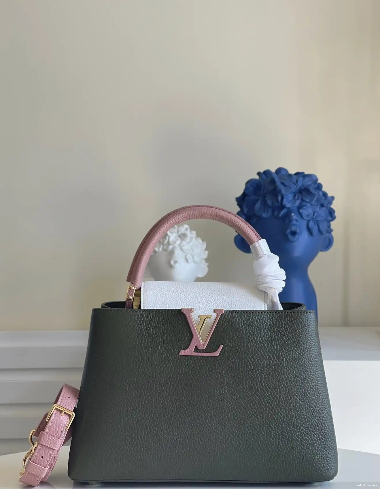 LOUIS VUITTON BB CAPUCINES 0515